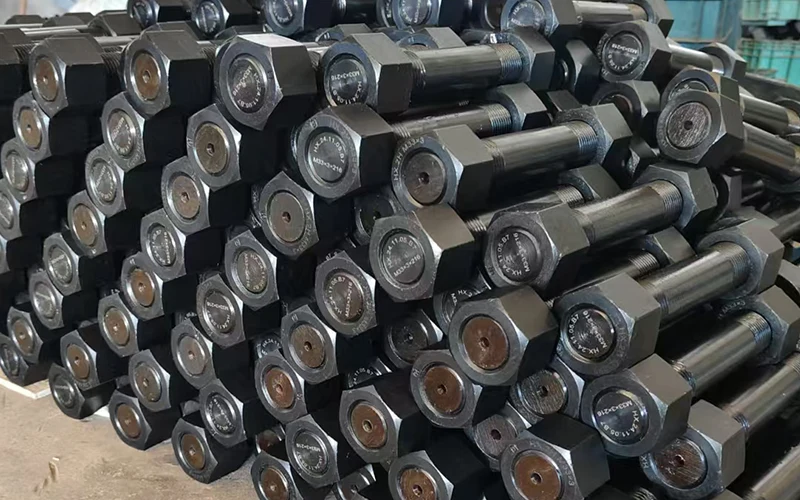 Quelles sont les caractéristiques des boulons hexagonaux robustes?